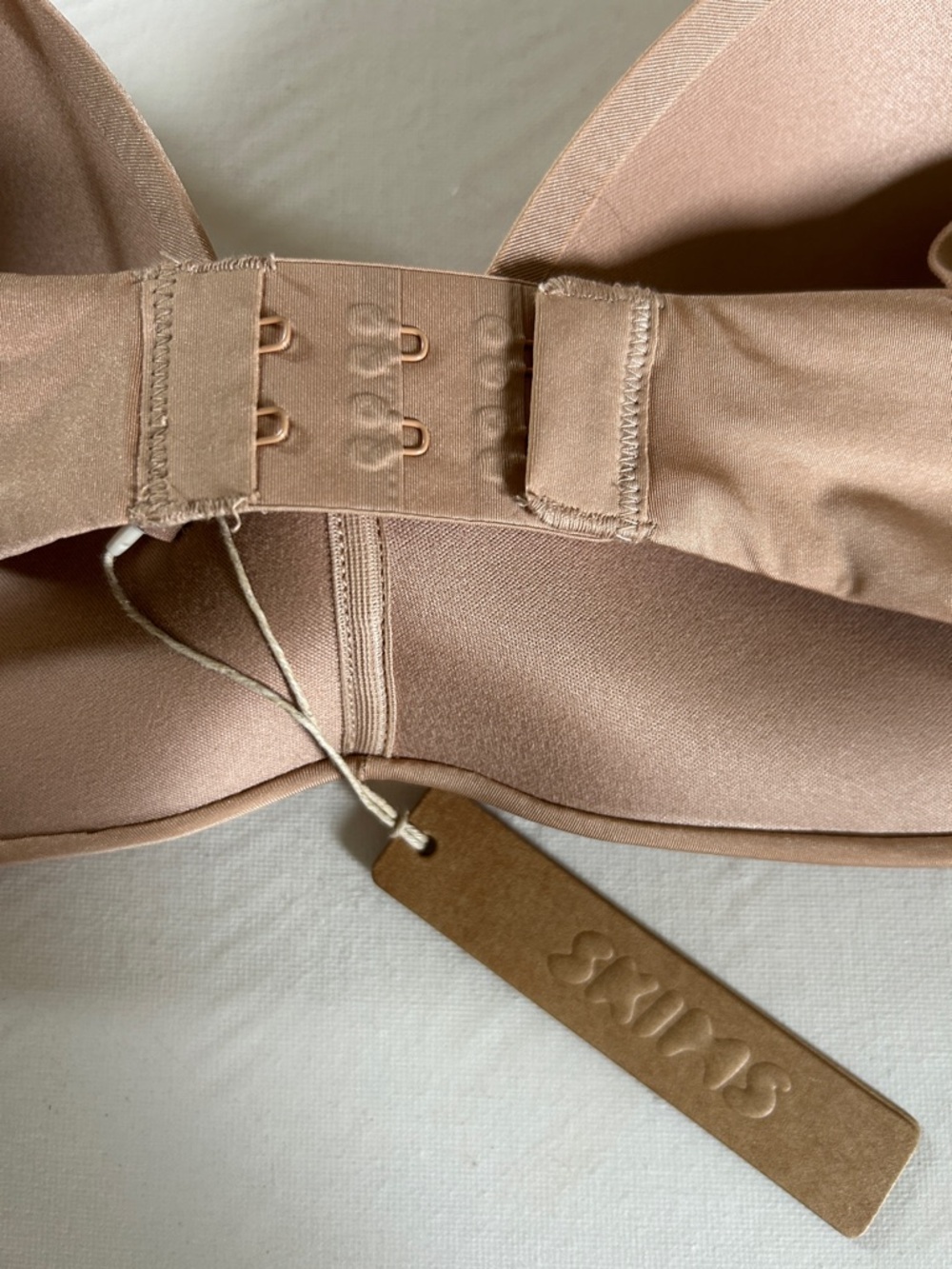 NWT SKIMS Wireless Form Push Up Plunge Bra in Clay - Picture 10 of 12
